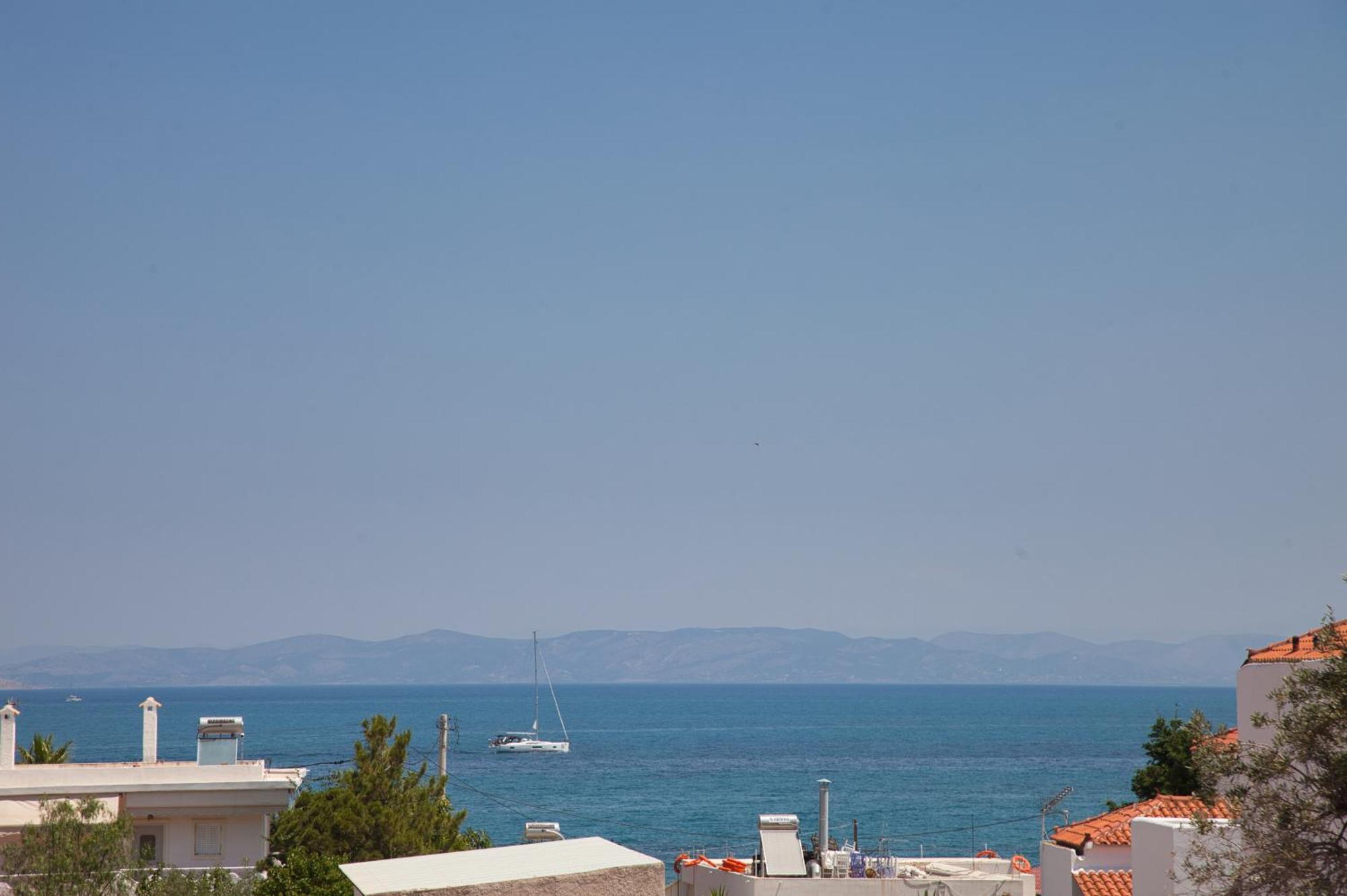 Daire Angistri's Panorama